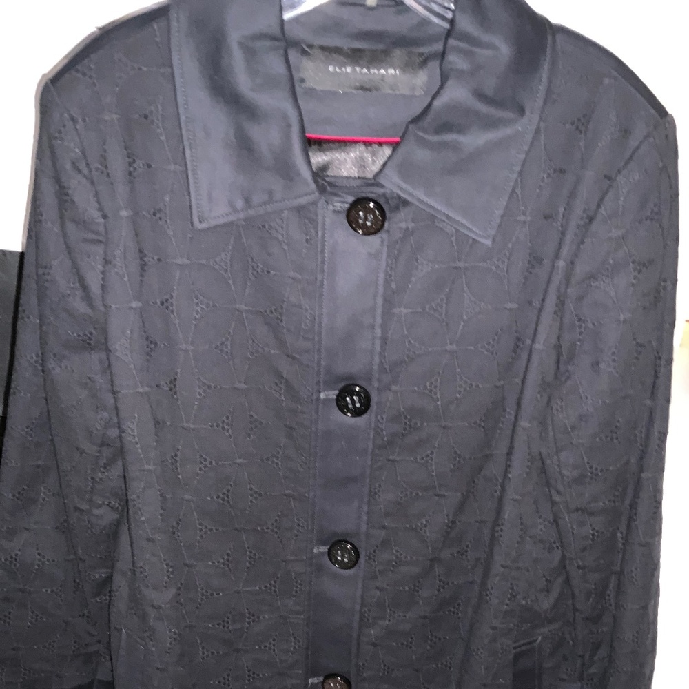 Elie Tahari black trench coat. Size medium.